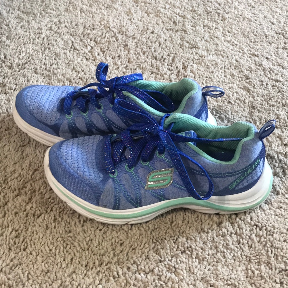 Skechers size 1